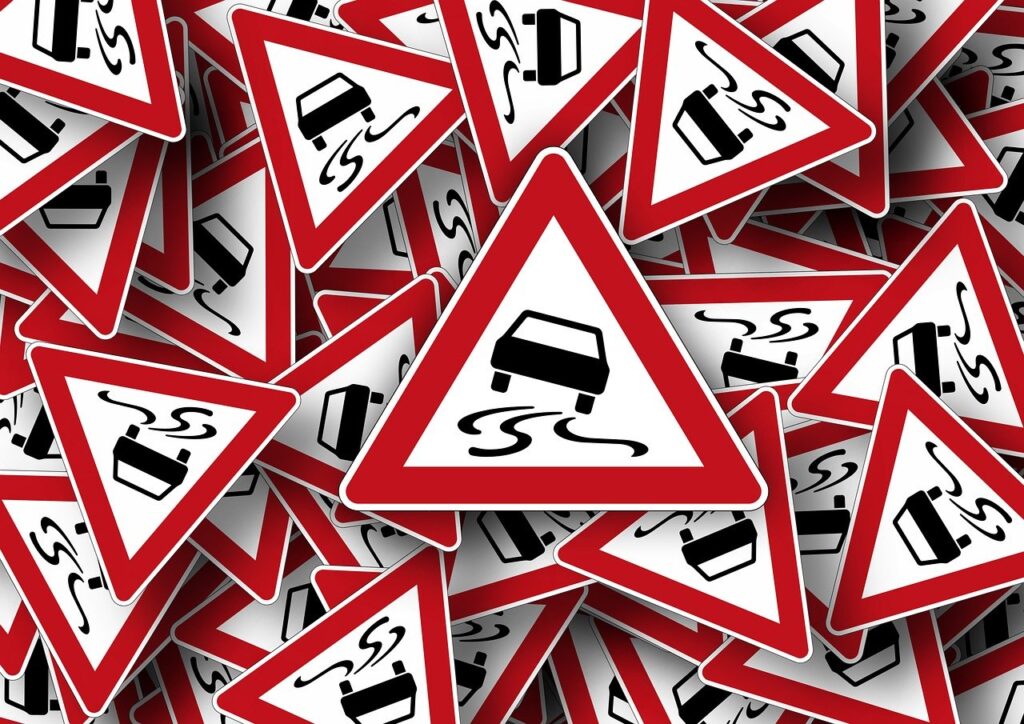 découvrez les principaux signes d'alerte à ne pas ignorer pour préserver votre sécurité et votre bien-être. identifiez rapidement les signaux précurseurs de situations à risque et apprenez comment réagir efficacement.