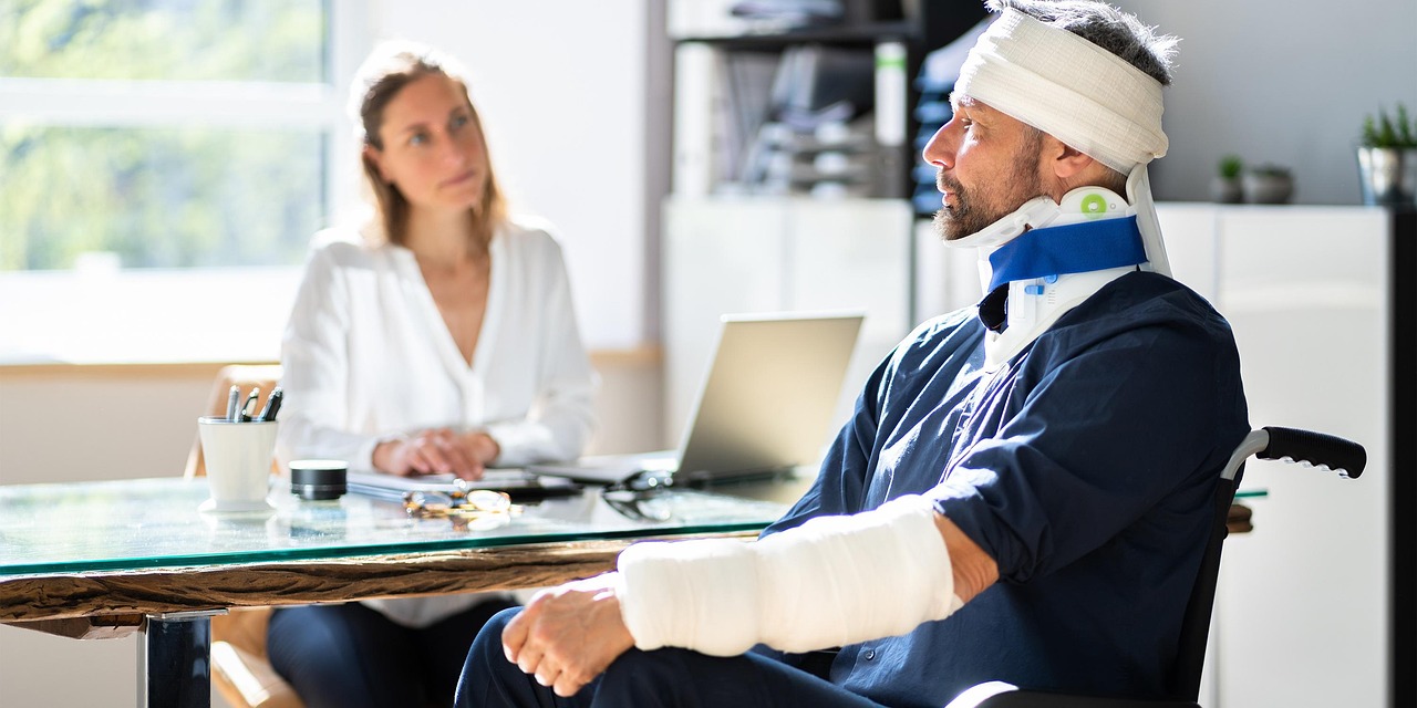 découvrez tout ce qu'il faut savoir sur l'assurance : types d'assurances, conseils pour choisir la meilleure couverture, étapes pour souscrire et astuces pour économiser tout en étant bien protégé.