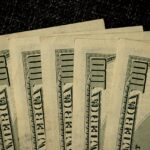 Salaires commerciaux par secteur : comparatif Occitanie